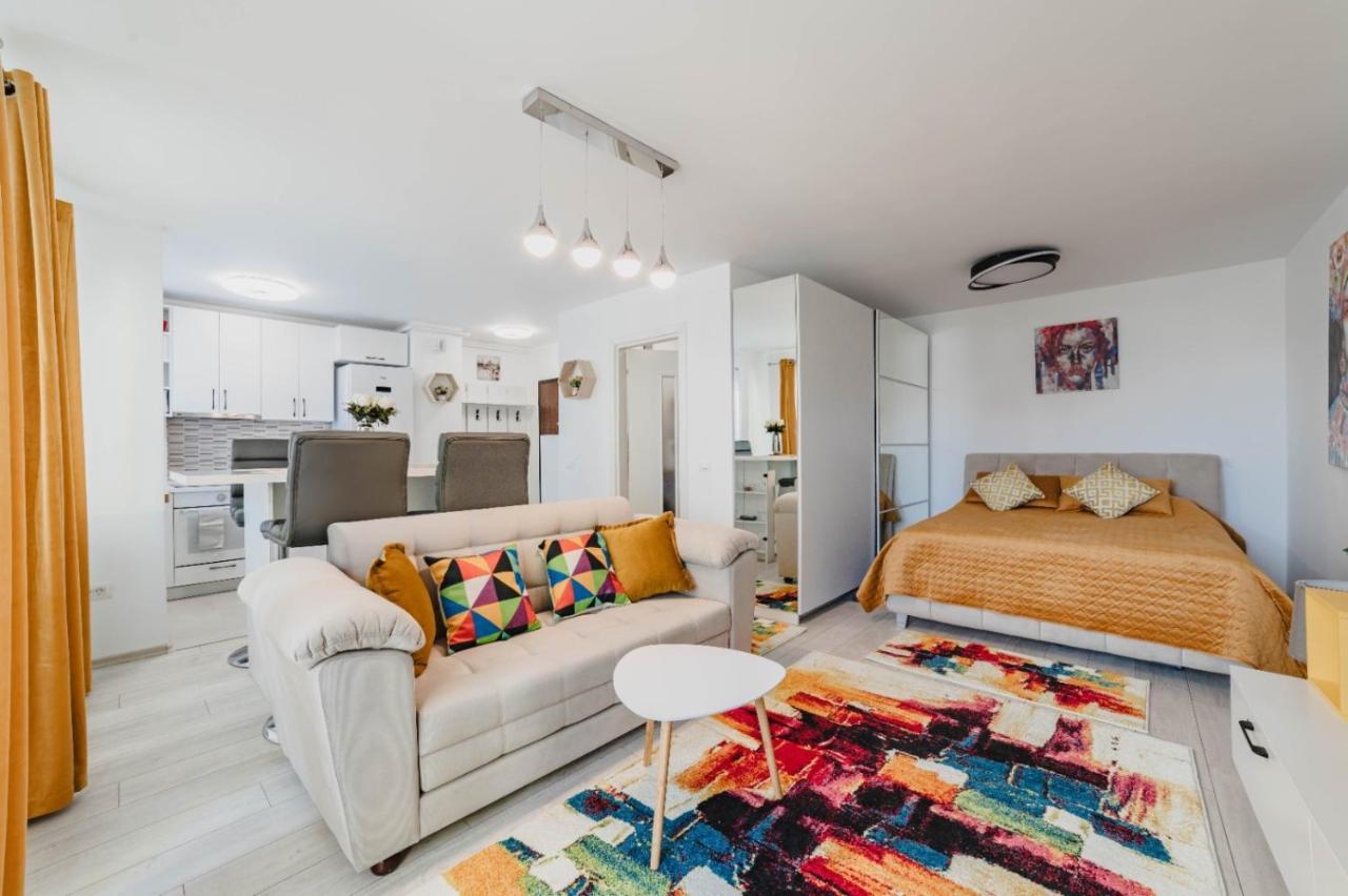 Masterpiece Studio- Free Parking, Wi-Fi, Netflix Brasov Exterior photo