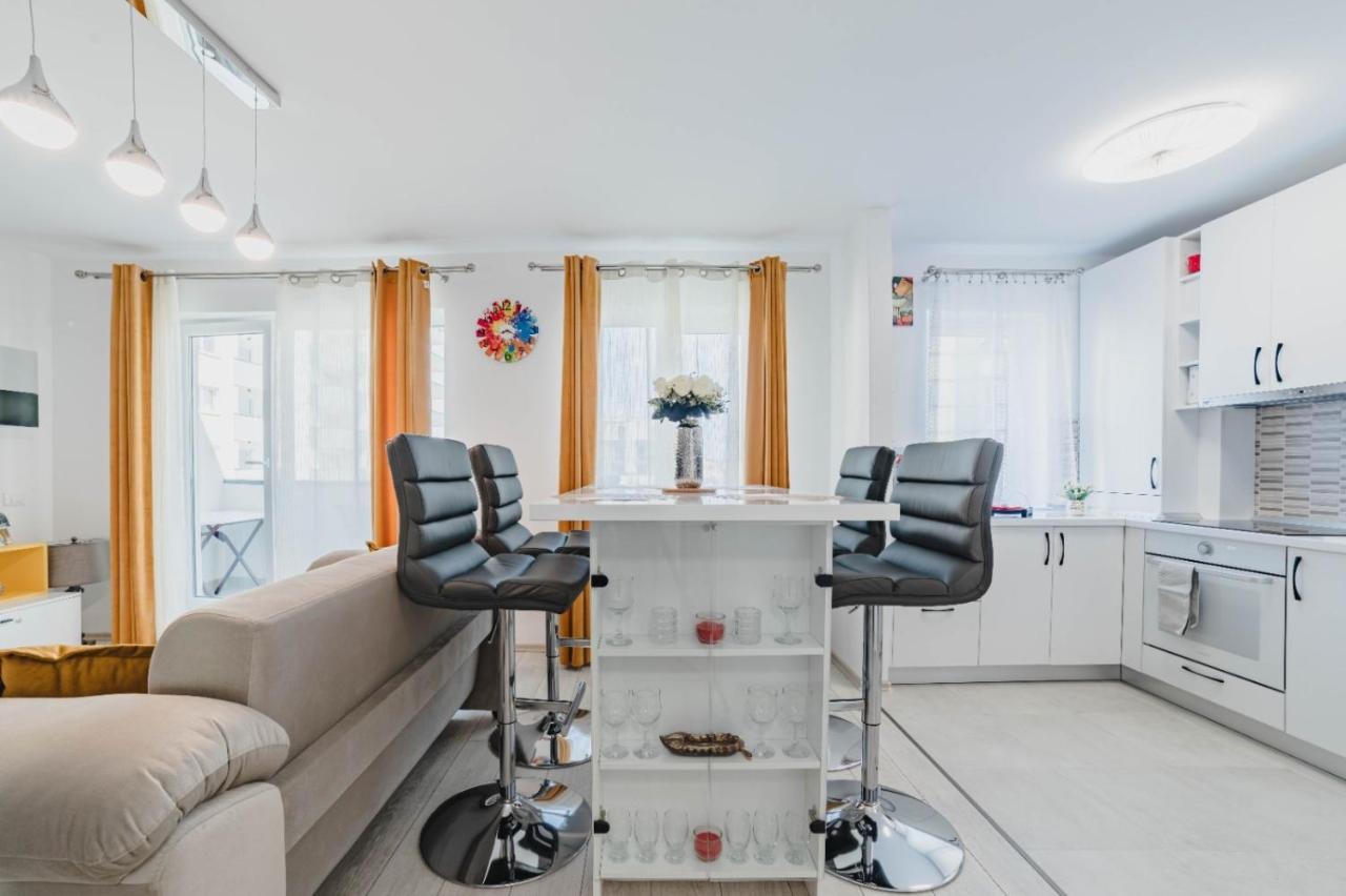 Masterpiece Studio- Free Parking, Wi-Fi, Netflix Brasov Exterior photo
